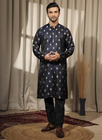 For A festive Wear,Grab These Readymade Kurta With Payjama in Fine Colored.These Kurta is Fabricated On Viscose Jacquard And Art Silk Bottom With Wevon Designer Work.Buy Now.