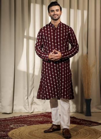 For A festive Wear,Grab These Readymade Kurta With Payjama in Fine Colored.These Kurta is Fabricated On Viscose And Art Silk Bottom With Designer Embroidery Work.Buy Now.