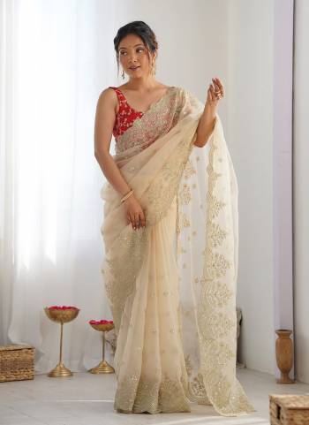Attrctive Looking These Party Wear Saree in Fine Colored.These Saree Are Nylone Organza And Blouse is Diamond Satin Fabricated.Its Beautified With Designer Jari,Sequance Embroidery Work.