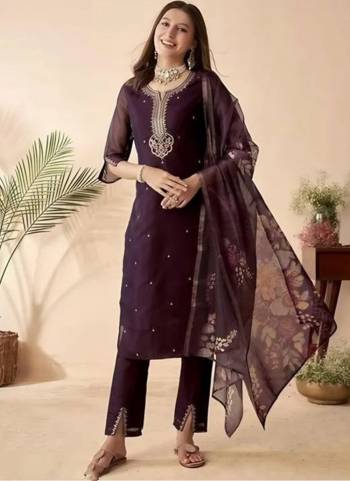 Attrective These Suit in Fine Colored Pair With Bottom And Dupatta.These Top And Bottom Are Fabricated On Chanderi Silk Pair With Tissue Dupatta.Its Beautified With Designer Embroidery Work,Printed Dupatta .
