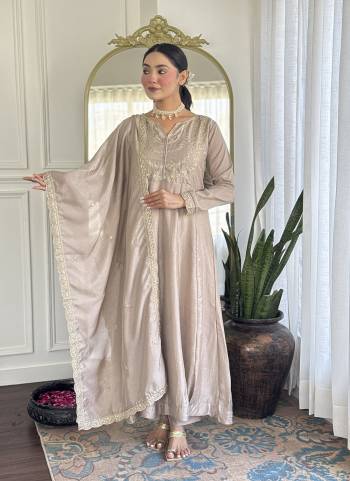 Attrective These Suit in Fine Colored Pair With Bottom And Dupatta.These Top And Bottom Are Fabricated On Vichitra Silk Pair With Vichitra Silk Dupatta.Its Beautified With Designer Embroidery Work .