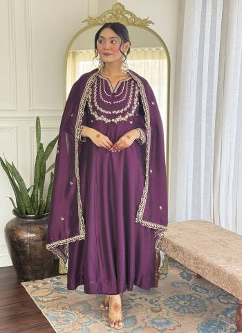 Attrective These Suit in Fine Colored Pair With Bottom And Dupatta.These Top And Bottom Are Fabricated On Vichitra Silk Pair With Vichitra Silk Dupatta.Its Beautified With Designer Embroidery Work .