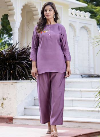 Garb These Beautiful Looking Party Wear Readymade Co Ord Top With Bottom.These Dress is Fabricated On Top Are Silk Blend And Bottom Are Silk Blend.Its Beautified With Designer Hand Work.