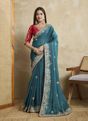 Garb These Party Wear Saree in Fine Colored.These Saree Are Frendy Chiffon And Blouse is Art Silk Fabricated.Its Beautified With Designer Embroidery Work.