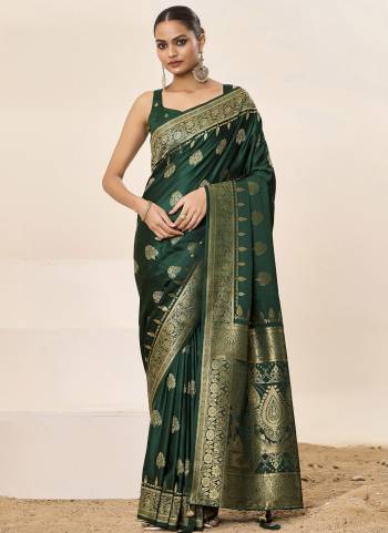 Looking These Party Wear Saree in Fine Colored Pair With Blouse.These Saree and Blouse Are Fabricated On Satin Silk.Its Beautified With Wevon Jacquard Designer.