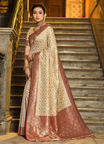 Garb These Party Wear Saree in Fine Colored.These Saree And Blouse is Fabricated On Banarasi Silk.Its Beautified With Weavon Jacquard Designer.