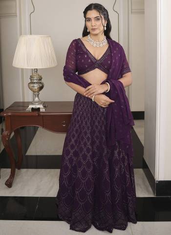 Grab These Party Wear Lehenga Choli in Fine Colored.These Lehenga Are Georgette Choli Are Georgette And Dupatta Are Fabricated On Georgette Pair.Its Beautified With Designer Embroidery Work.