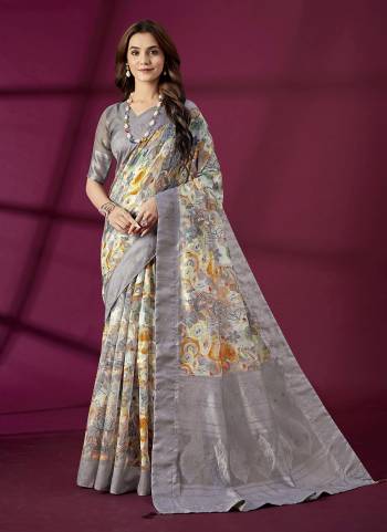 Attrective Look These Party Wear Saree in Fine Colored.These Saree And Blouse is Fabricated On Rich Silk.Its Beautified With Wevon Jacquard Designer,Printed.