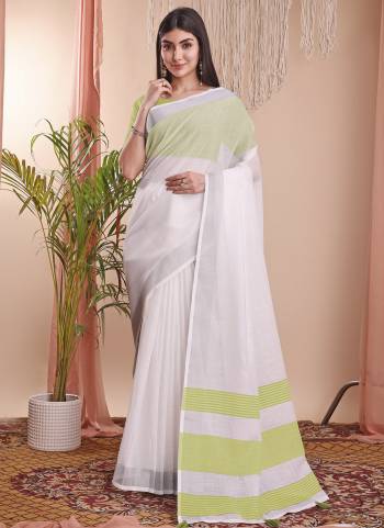 Looking These Fastive Wear Saree in Fine Colored.These Saree And Blouse is Fabricated On Linen Cotton.Its Beautified With Weavon Designer.