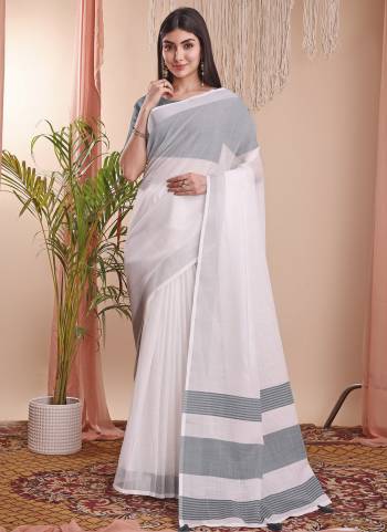 Looking These Fastive Wear Saree in Fine Colored.These Saree And Blouse is Fabricated On Linen Cotton.Its Beautified With Weavon Designer.