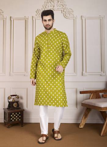 For A festive And Party Wear,Looking These Readymade Kurta With Payjama in Fine Colored.These Kurta is Fabricated On Cotton And Art Silk Bottom With Designer Printed.Buy Now.