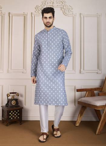 For A festive And Party Wear,Looking These Readymade Kurta With Payjama in Fine Colored.These Kurta is Fabricated On Cotton And Art Silk Bottom With Designer Printed.Buy Now.