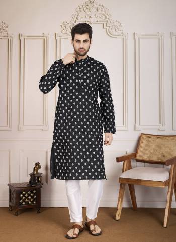 For A festive And Party Wear,Looking These Readymade Kurta With Payjama in Fine Colored.These Kurta is Fabricated On Cotton And Art Silk Bottom With Designer Printed.Buy Now.