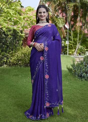 Looking These Party Wear Saree in Fine Colored Pair With Blouse.These Saree Are Chiffon and Blouse Are Fabricated On Gajji Silk.Its Beautified With Designer Patch, Calcutta Zardishi,Diamond Hand Embroidery Work.