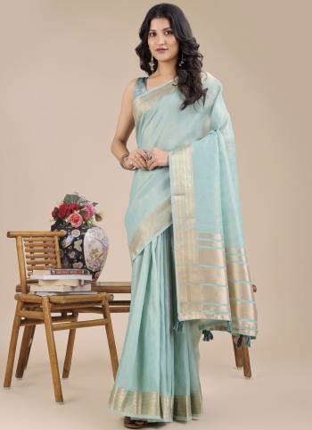 Garb These Party Wear Saree in Fine Colored.These Saree And Blouse is Fabricated On Organza.Its Beautified With Weavon Jari Designer.