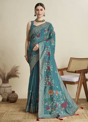 Garb This Party Wear Saree Paired With Blouse.This Saree And Blouse Are Cotton Fabric With Wevon With  Designer Table Printed. Buy This Pretty Saree Now.