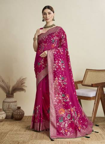 Garb This Party Wear Saree Paired With Blouse.This Saree And Blouse Are Cotton Fabric With Wevon With  Designer Table Printed. Buy This Pretty Saree Now.