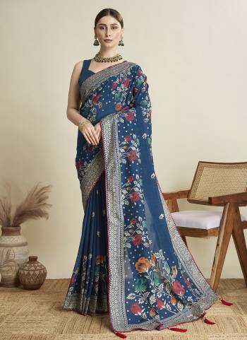Garb This Party Wear Saree Paired With Blouse.This Saree And Blouse Are Cotton Fabric With Wevon With  Designer Table Printed. Buy This Pretty Saree Now.