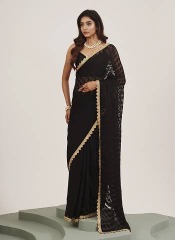 Attractive These Fancy Party Wear Saree in Fine Colored.These Saree Are Brasso And Blouse is Fabricated On Art Silk Pair.Its Beautified With Fancy Sequinned Work Disigner Saree.