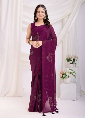 Attractive These Party Wear Ready To Wear Saree in Fine Colored.These Saree Are Rangoli Silk And Blouse is Art Silk Fabricated.Its Beautified With Designer Diamond Work.
