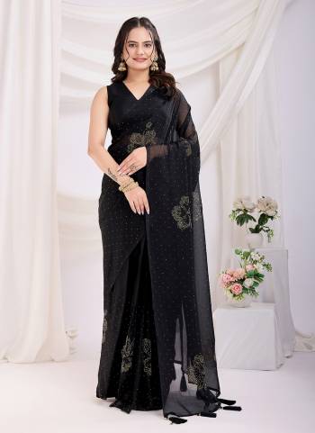 Attractive These Party Wear Ready To Wear Saree in Fine Colored.These Saree Are Rangoli Silk And Blouse is Art Silk Fabricated.Its Beautified With Designer Diamond Work.