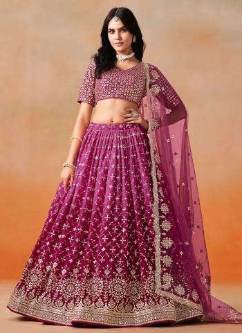 For A Designer Look,Grab These Party Wear Lehenga Choli in Fine Colored.These Lehenga And Blouse Are Fabricated On Georgette Pair With Dupatta Are Soft Net.Its Beautified With Pedding Color,Designer Jari,Sequance Embroidery Work.
