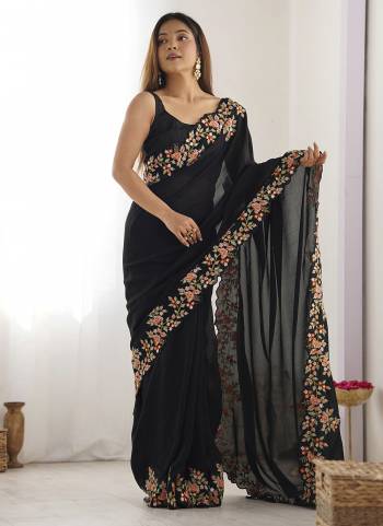 Attrctive Looking These Party Wear Saree in Fine Colored.These Saree Are Vichitra Silk And Blouse is Diamond Silk Fabricated.Its Beautified With Designer Multy Thread,Sequance Embroidery Work.