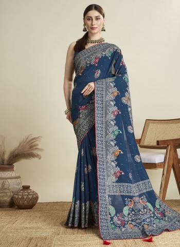 Looking This Party Wear Saree Paired With Blouse.This Saree And Blouse Are Cotton Fabric With Designer Table Printed With Foil Printed. Buy This Pretty Saree Now.