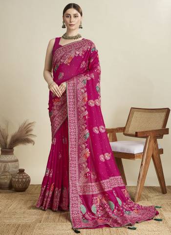 Looking This Party Wear Saree Paired With Blouse.This Saree And Blouse Are Cotton Fabric With Designer Table Printed With Foil Printed. Buy This Pretty Saree Now.