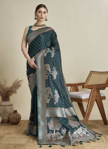 Looking This Party Wear Two Tone Saree Paired With Blouse.This Saree And Blouse Are Satin Silk Fabric With Two Tone Wevon Jari Designer. Buy This Pretty Saree Now.