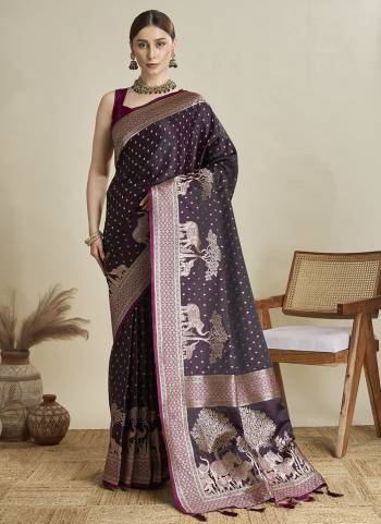Looking This Party Wear Two Tone Saree Paired With Blouse.This Saree And Blouse Are Satin Silk Fabric With Two Tone Wevon Jari Designer. Buy This Pretty Saree Now.