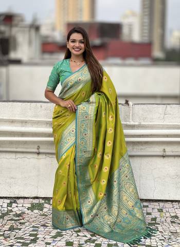 Looking These Party Wear Saree in Fine Colored.These Saree And Blouse is Fabricated On Soft Silk.Its Beautified With Weaving Meenakeri Designer.