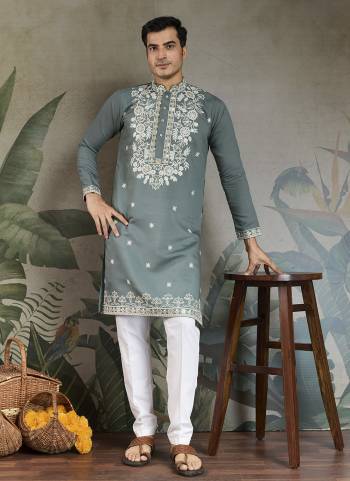 Looking These Party Wear Readymade Kurta Pair in Fine Colored.These Kurta Are Rayon Fabricated on Pair.Its Beautified With Designer Thread,Sequance Embroidery Work.