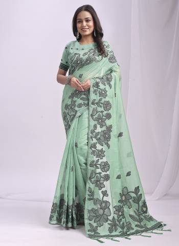 Looking These Fastive Wear Saree in Fine Colored.These Saree And Blouse is Fabricated On Linen Cotton.Its Beautified With Weavon Thread Designer.