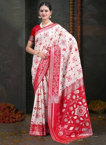 Garb These Fastive Wear Saree in Fine Colored.These Saree And Blouse is Fabricated On Linen Cotton.Its Beautified With Weavon Jacquard Designer.