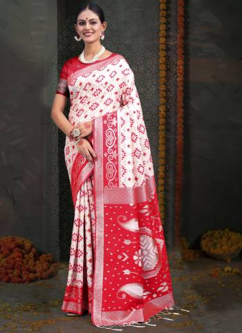 Garb These Fastive Wear Saree in Fine Colored.These Saree And Blouse is Fabricated On Linen Cotton.Its Beautified With Weavon Jacquard Designer.