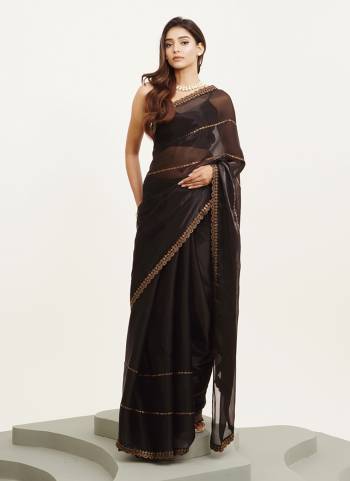 Attractive These Fancy Party Wear Saree in Fine Colored.These Saree Are Organza And Blouse is Fabricated On Art Silk Pair.Its Beautified With Fancy Beads And Stone Work Disigner Saree.