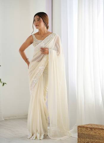 Garb These Party Wear Saree in Fine Colored.These Saree Are Georgette And Blouse is Georgette Fabricated.Its Beautified With Designer Sequance Embroidery Work.