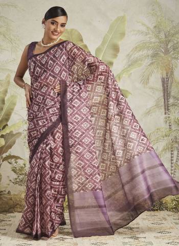 Attractive These Party Wear Ready To Wear Saree in Fine Colored.These Saree Are Chanderi Cotton And Blouse is Chanderi Cotton Fabricated.Its Beautified With Designer Digital Printed.