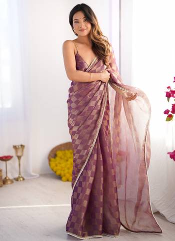 Looking These Party Wear Saree in Fine Colored.These Saree Are NC Chiffon Chex And Blouse is NC Chiffon Chex Fabricated.Its Beautified With Wevon Chex Designer With Moti Lace Border.