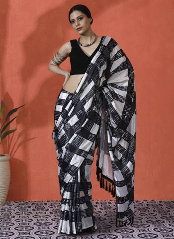 Looking These Party Wear Saree in Fine Colored.These Saree is Fabricated On Chinon Pair With Chinon Blouse.Its Beautified Designer Digital Printed.