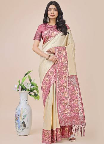 Garb These Fastive Wear Saree in Fine Colored.These Saree And Blouse is Fabricated On Lichi Silk.Its Beautified With Weavon Thread Designer.