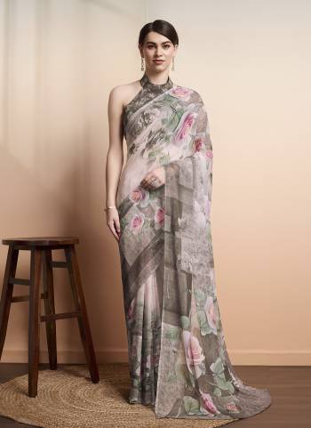 Attrective These Party Wear Saree in Fine Colored.These Saree And Blouse is Fabricated On Georgette.Its Beautified With Designer Printed.