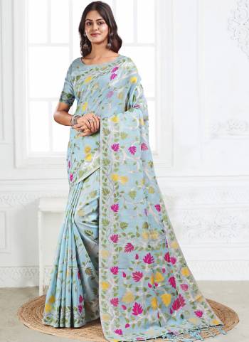 Garb These Fastive And Party Wear Saree in Fine Colored.These Saree And Blouse is Fabricated On Linen Cotton.Its Beautified With Weavon Jacquard Thread Designer.
