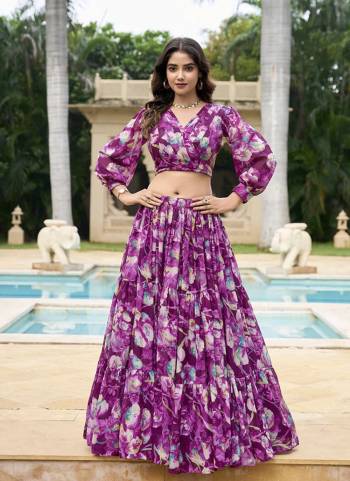 For A Fancy Designer Look,Grab These Lehenga And Choli in Fine Colored.These Lehenga And Choli Are Faux Georgette Are Fabricated Pair.Its Beautified With Designer Mill Printed.