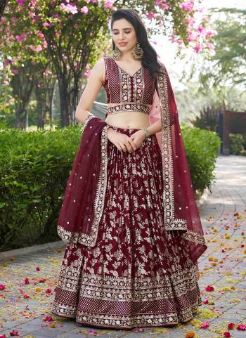 For A Designer Look,Grab These Lehenga Choli in Fine Colored.These Lehenga And Blouse Are Fabricated On Dola Silk Pair With Dupatta Are Organza.Its Beautified With Wevon Jacquard Designer,Jari, Sequance Embroidery Work.