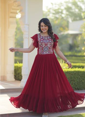  Looking These Beautiful Looking Readymade Long Gown.These Gown is Fabricated On Faux Georgette.Its Beautified With Designer Beads,Thread,Sequance Embroidery Work.