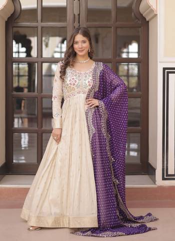 Garb These Beautiful Looking Party Wear Readymade Long Gown With Dupatta.These Gown Are Cosmos Jacquard And Dupatta is Fabricated On Georgette.Its Beautified With Wevon Jacquard Designer With Pearl Beads Embroidery Work Bandhani Printed Dupatta.