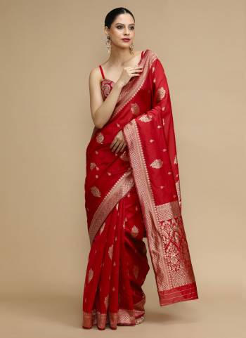 Looking These Party Wear Saree in Fine Colored.These Saree is Fabricated On Lichi Silk Pair With Lichi Silk Blouse.Its Beautified Wevon Jacquard Designer.