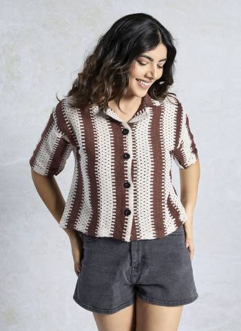 Garb These Beautiful Looking Readymade Crocks Shirt.These Shirt is Fabricated On Knited.Its Beautified With Wevon Designer.